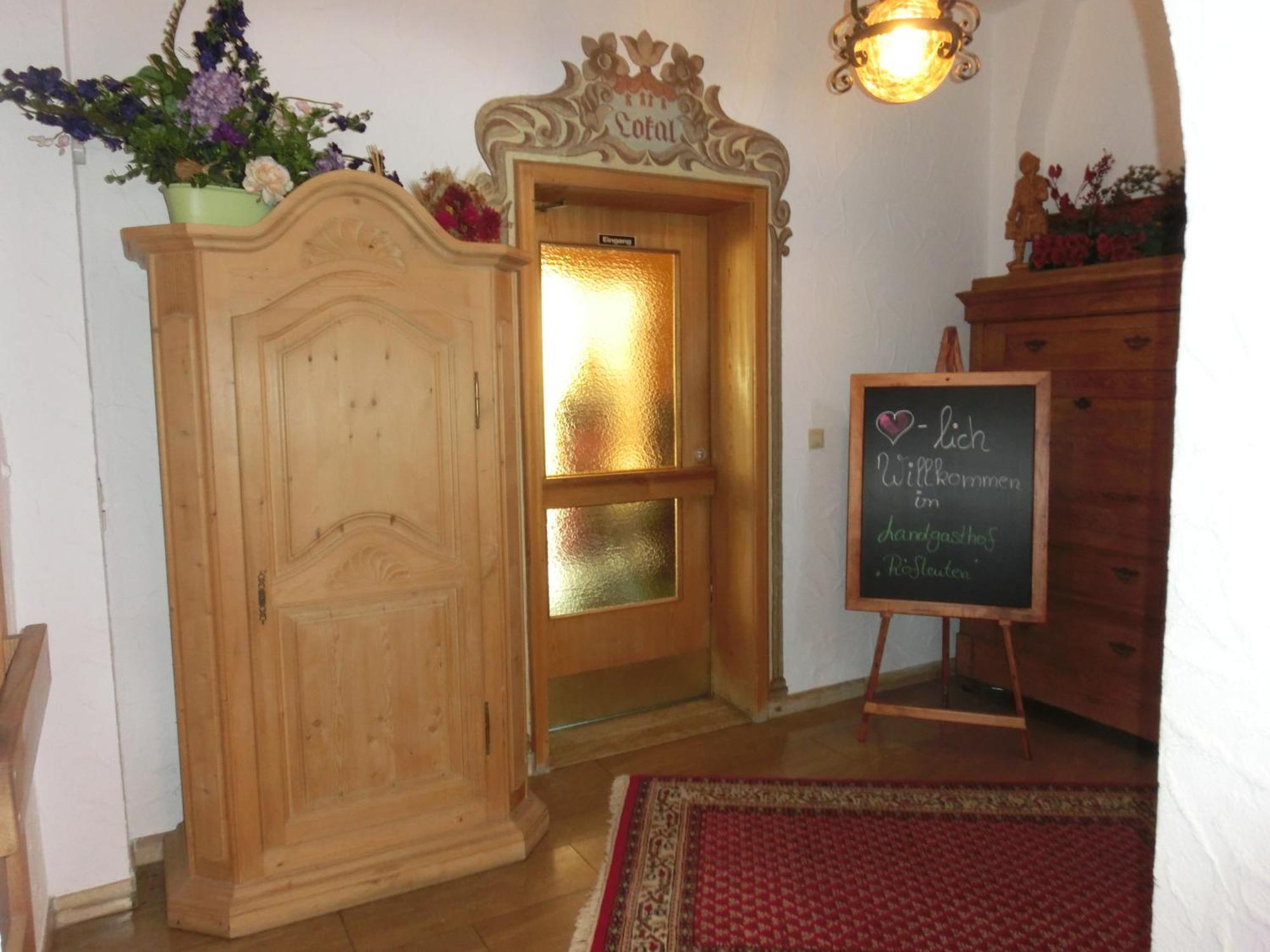 Landhotel Roefleuten Пфронтен Екстериор снимка
